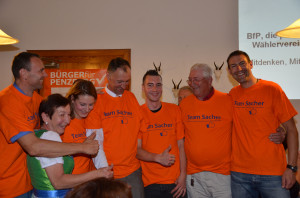 Die Familie Sacher hat Team-T-Shirts vorbereitet